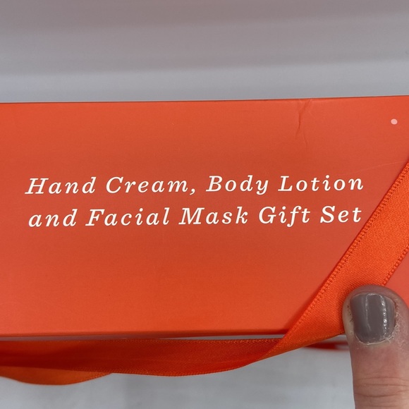 NEW! FRINGE Set- CANDY ROSE Hand Cream, Body Lotion, Facial Sheet Masks - Picture 6 of 9